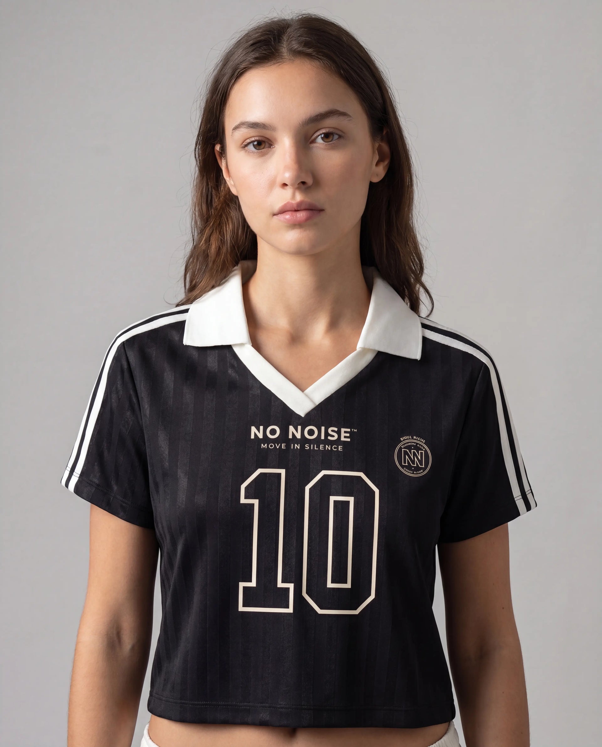 NO NOISE Player Jersey Crop on model, front view
