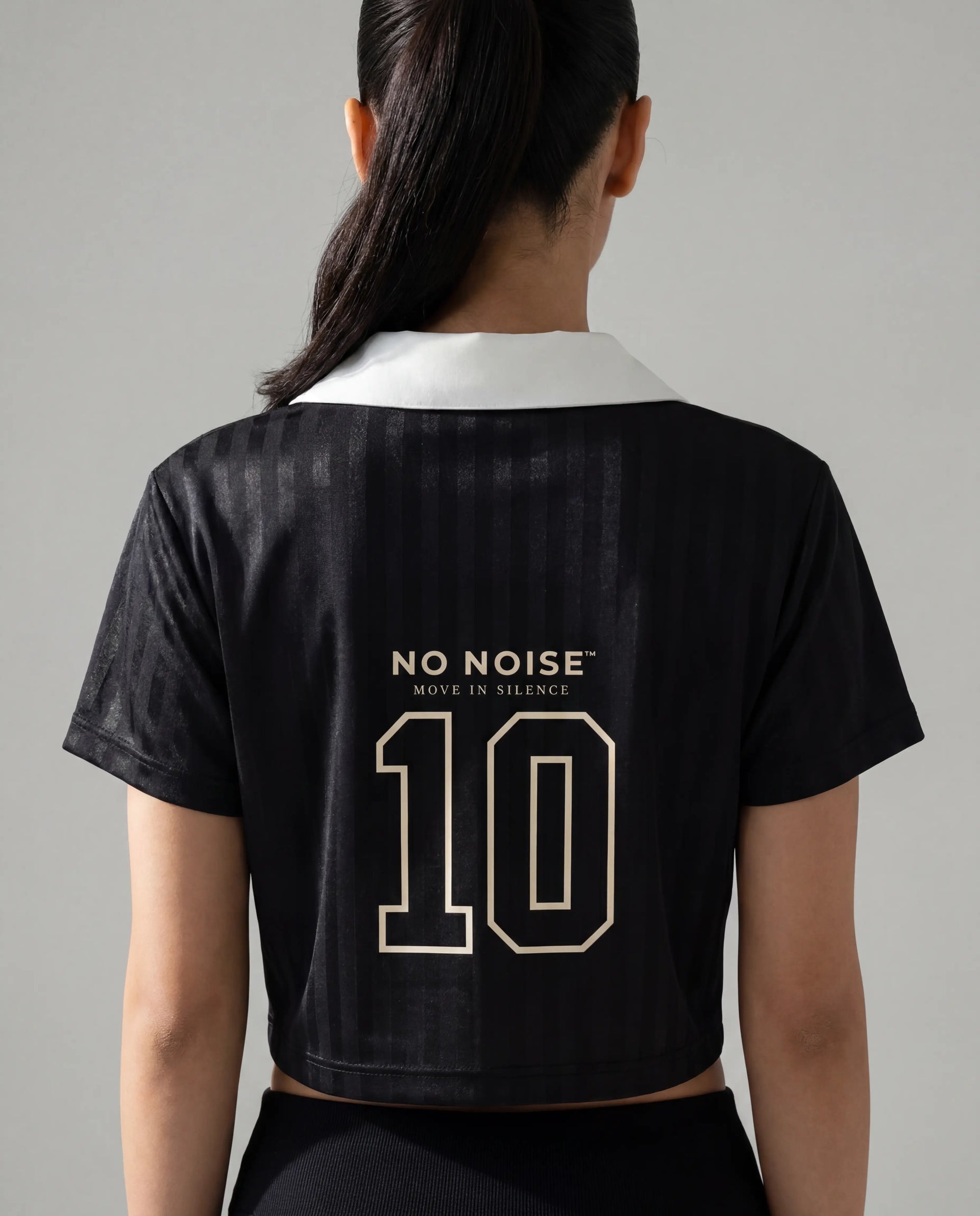 NO NOISE Player Jersey Crop on model, back view