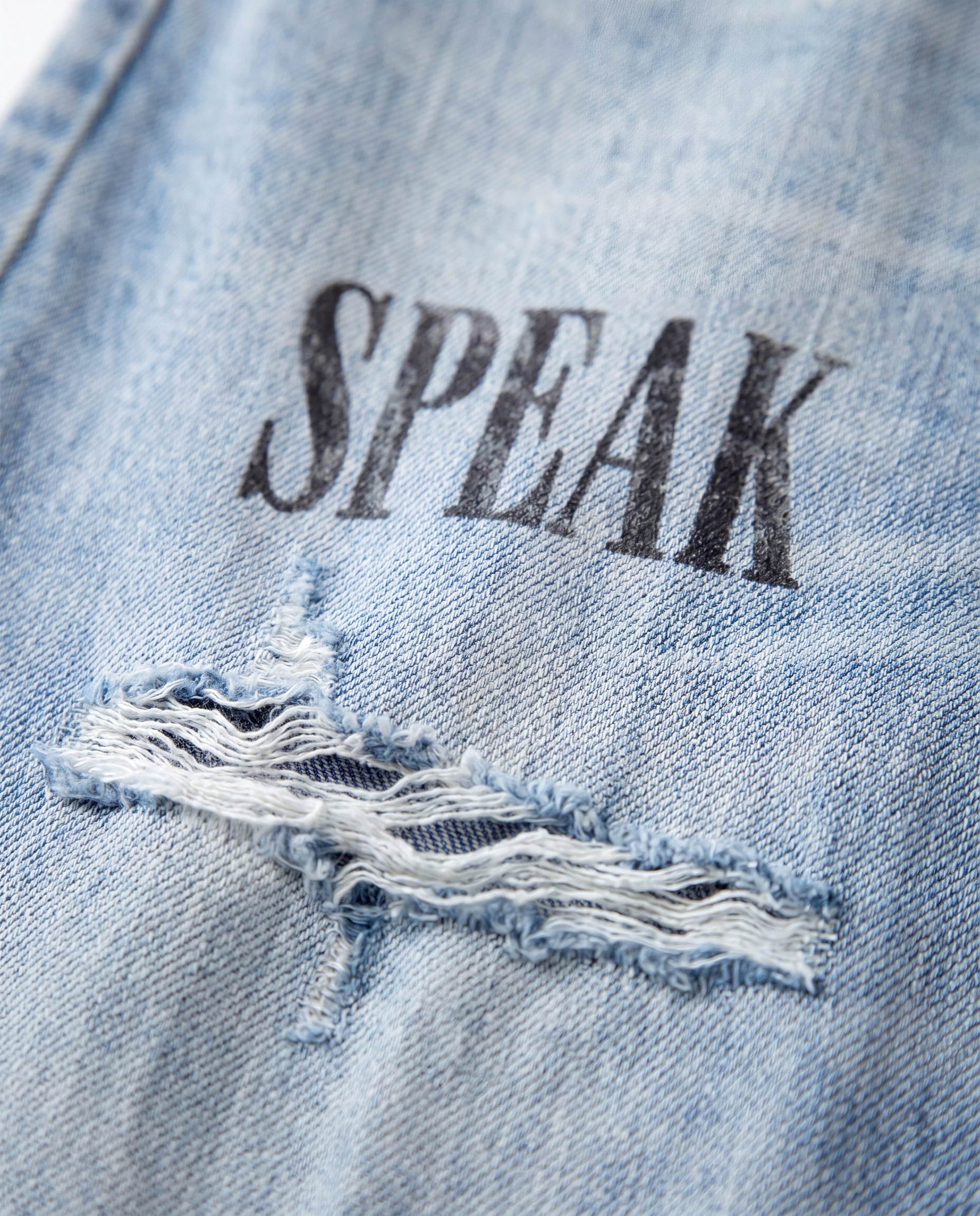 NO NOISE HER Speak Less Wide Leg Jean — detail close-up